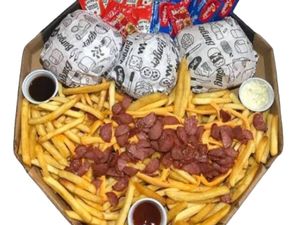 imagem do produto Combo caixa 30cm 3x-tudo com batatas fritas e Calabresa.
