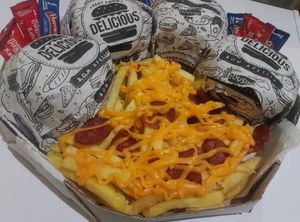 imagem do produto Combo caixa 30cm 5 x-tudo com batatas fritas e Calabresa.