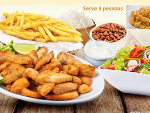 imagem do produto 555- Porção mista1 isca de surubim isca de frango à milanesa (serve 4 pessoas )