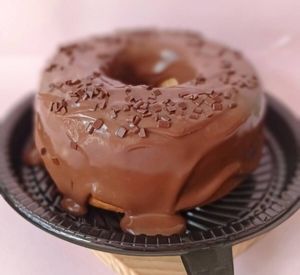 imagem do produto Bolo Amanteigado com Cobertura de Chocolate (12 a 16 fatias)
