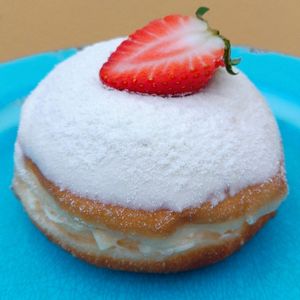 imagem do produto DONUTS NINHO COM MORANGO