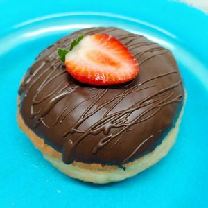 imagem do produto DONUTS BRIGADEIRO COM MORANGO