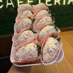 imagem do produto MORANGO CRAVEJADO