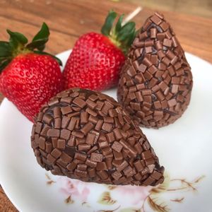 imagem do produto Coxinha de morango brigadeiro 