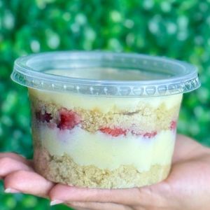 imagem do produto Bolo no pote de NINHO com MORANGO