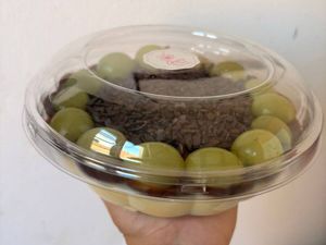 imagem do produto Bombom de uva na tavessa