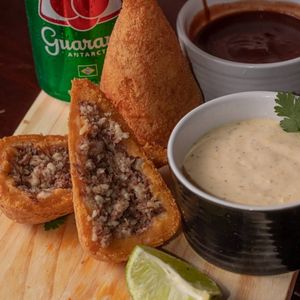 imagem do produto Coxinha de charque com queijo 
