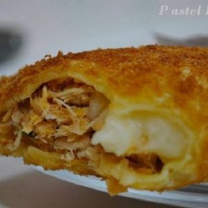 imagem do produto Pastel de frango com verdura maionese e catchup.