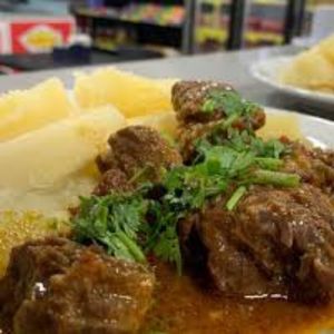 imagem do produto Macaxeira com boi guisado e vinagrete