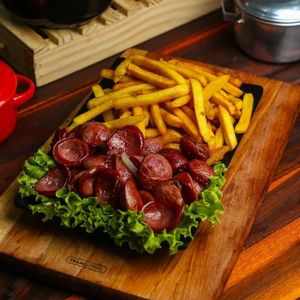 imagem do produto Calabresa com fritas Tamanho G - acompanha alface, tomate, cebola, catchup e maionese.