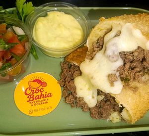 imagem do produto Carne com Queijo ( Formato Meia Lua)