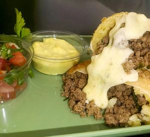 imagem do produto Carne com Queijo ( Formato Meia Lua)