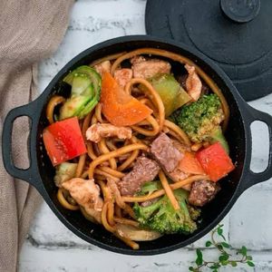 imagem do produto YAKISSOBA MISTO (carne e frango)