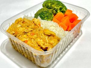 imagem do produto Frango Cremoso ao Curry com Arroz ao Alho e Legumes Crocantes