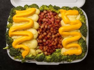 imagem do produto Batata Frita Turbinada (Bacon e Brócolis 1 Coca de 200,ml )