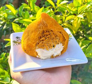 imagem do produto M E G A Coxinha da Chef - 200g! Frango com Requeijao Cremoso