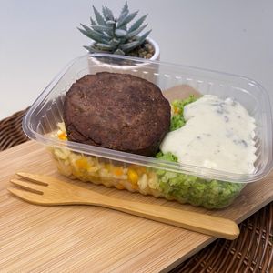 imagem do produto (350g) Hambúrguer de fraldinha com arroz colorido e brócolis ao molho do tipo de gorgonzola 