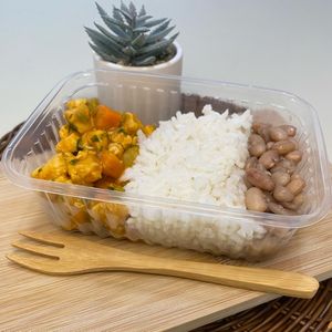 imagem do produto (250g) Frango com legumes (cenoura, vagem e batata), arroz e feijão