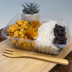 imagem do produto (350g) Frango em cubos com páprica defumada, abóbora assada com ervas, arroz e feijão preto