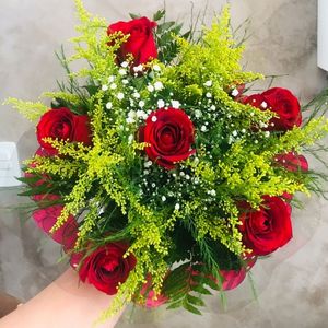 imagem do produto Buquê com 6 rosas 