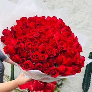 imagem do produto Buquê com 100 rosas vermelhas