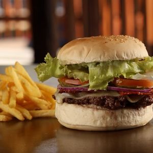 imagem do produto 1 Tradicional + Batata Frita + Refri de 200 ml