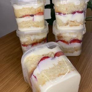 imagem do produto Bolo de ninho com morango