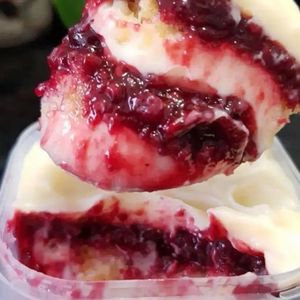 imagem do produto Bolo de Ninho com Morango