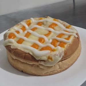 imagem do produto Combo 2 xis de frango cremoso + fruki 2 litros