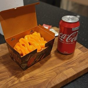 imagem do produto Batata c/ cheddar e coca lata