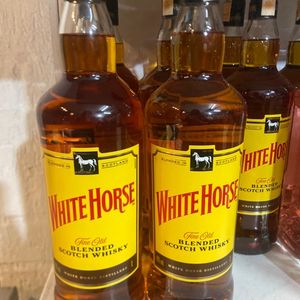 imagem do produto cavalo branco 