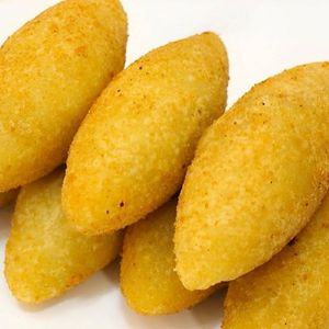 imagem do produto Bolinho de aipim com frango desfiado 