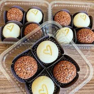 imagem do produto Brigadeiros 4 unidades 
