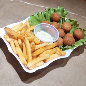 imagem do produto bolinho de misto com fritas