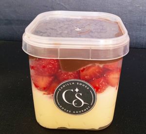 imagem do produto Bombom de morango no pote