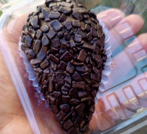 imagem do produto Coxinha de morango sabor brigadeiro