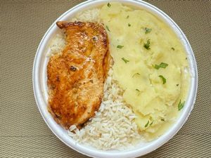 imagem do produto Frango Grelhado & Purê + R$ 18,99 leve outra marmitex