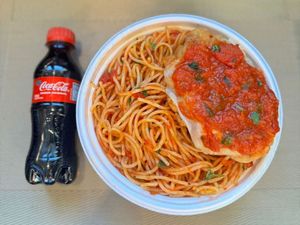 imagem do produto Espaguete & Parmegiana Frango + Coca Pet + R$ 18,99 leve outra marmitex