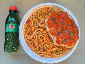 imagem do produto Espaguete & Parmegiana Frango + Guaraná Pet + R$ 18,99 leve outra marmitex