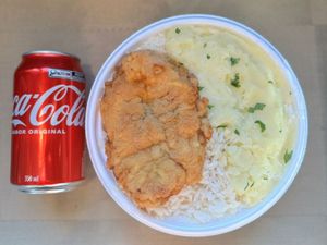 imagem do produto Frango Empanado & Purê + lata Coca normal + R$ 14,99 leve outra marmitex