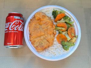 imagem do produto Frango Empanado & Legumes + lata Coca normal + R$ 14,99 leve outra marmitex