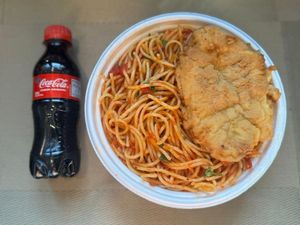 imagem do produto Espaguete & Frango Empanado + Coca Pet + R$ 18,99 leve outra marmitex