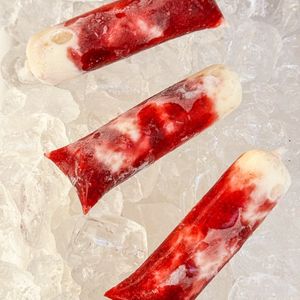 imagem do produto Geladinho Ninho Cremoso com Geleia de Morango