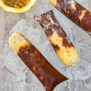 imagem do produto  Geladinho de Maracujá com Casquinha de Chocolate Nobre