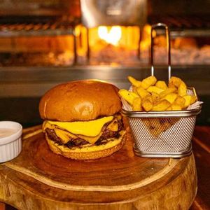 imagem do produto Combo só você (1x burguer + 1 batata P)