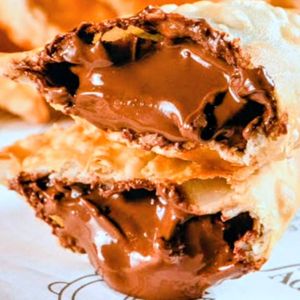 imagem do produto PASTEL MÉDIO DE CREME DE AVELÃ