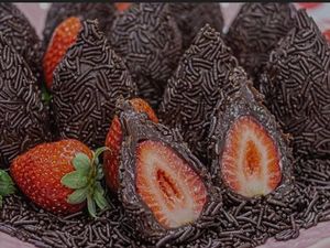 imagem do produto Coxinha Morango com Brigadeiro