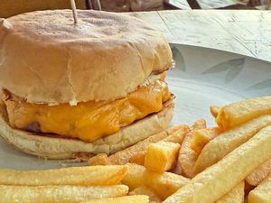 imagem do produto Pcq Artesanal - Hamburguer clássico e impressionante