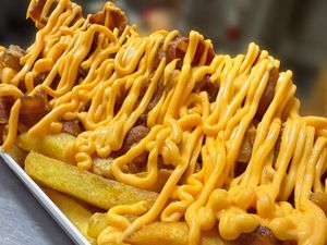 imagem do produto Batata frita com bacon + cheddar (Média)