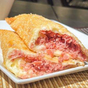 imagem do produto Calabresa c/ Mussarela OU Catupiry?